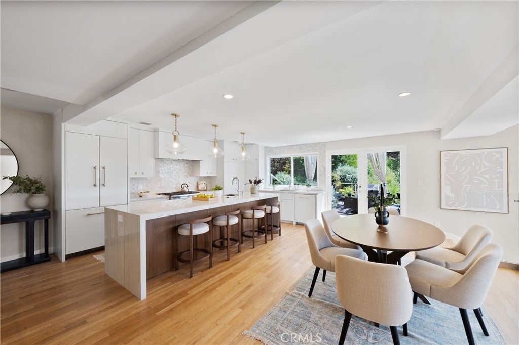 Los Angeles, California, 90069, United States, 3 Bedrooms Bedrooms, ,4 BathroomsBathrooms,Residential,Active,1959526