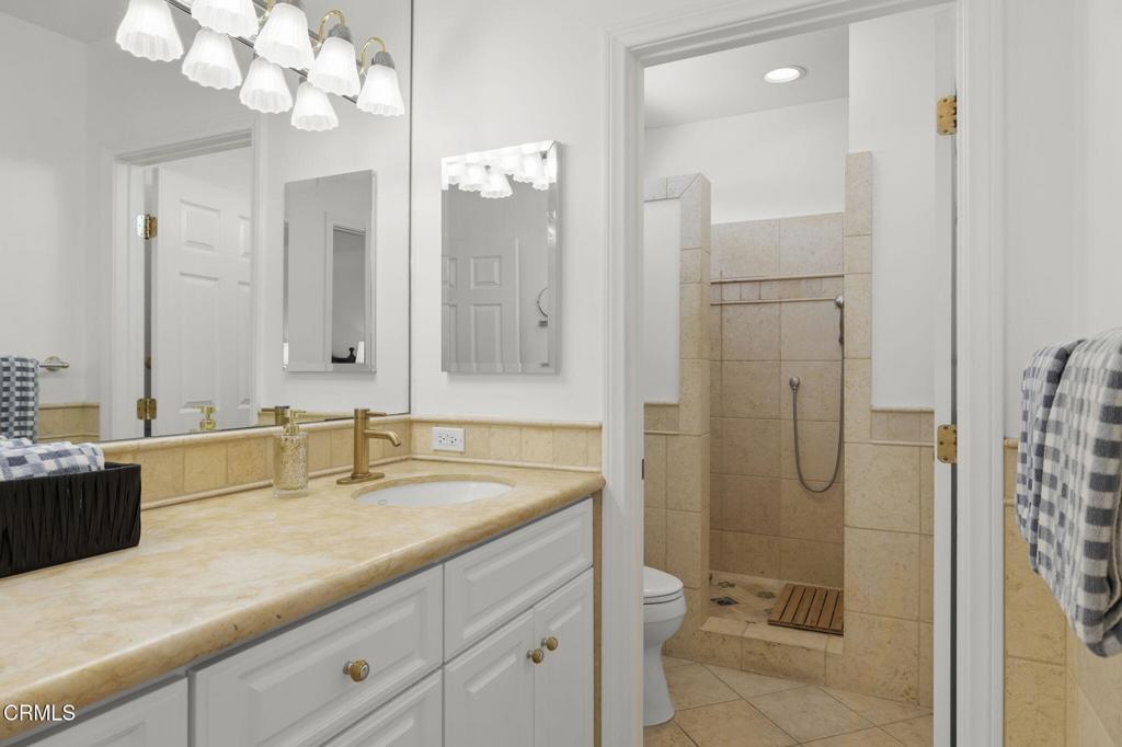 Ventura, California, 93001, United States, ,3 BathroomsBathrooms,Residential,Active,1829931