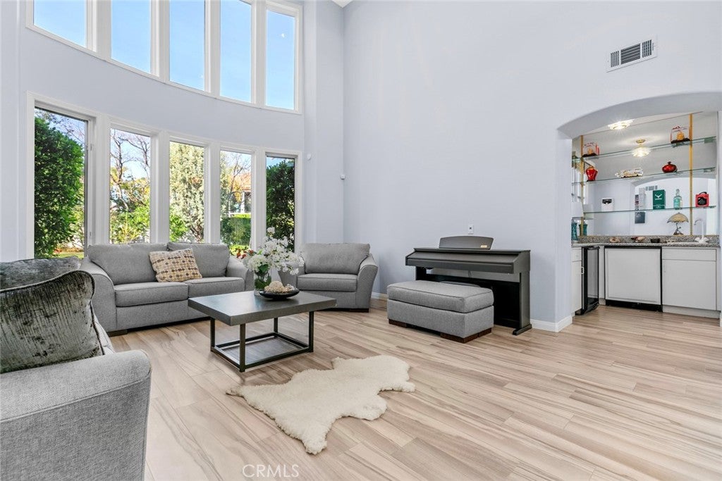 Chatsworth, California, 91311, United States, 5 Bedrooms Bedrooms, ,6 BathroomsBathrooms,Residential,Active,2015219