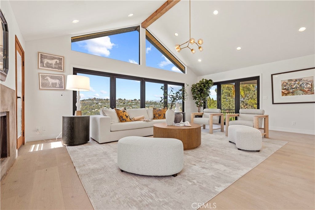 Los Angeles, California, 90046, United States, 3 Bedrooms Bedrooms, ,4 BathroomsBathrooms,Residential,Active,1862862