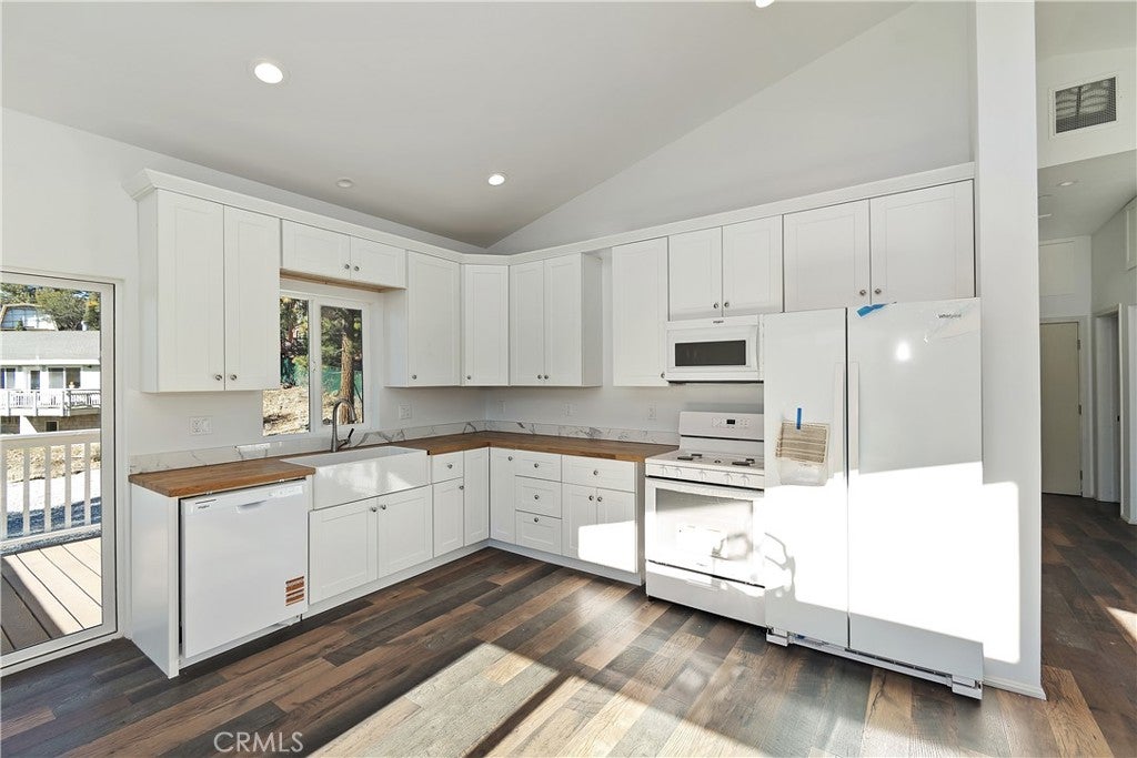 Big Bear City, California, 92314, United States, 7 Bedrooms Bedrooms, ,6 BathroomsBathrooms,Residential,Active,1998760