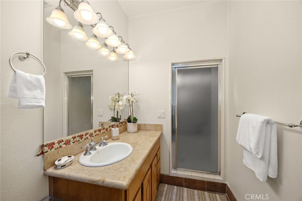 Bradbury, California, 91008, United States, 5 Bedrooms Bedrooms, ,5 BathroomsBathrooms,Residential,Active,1944055