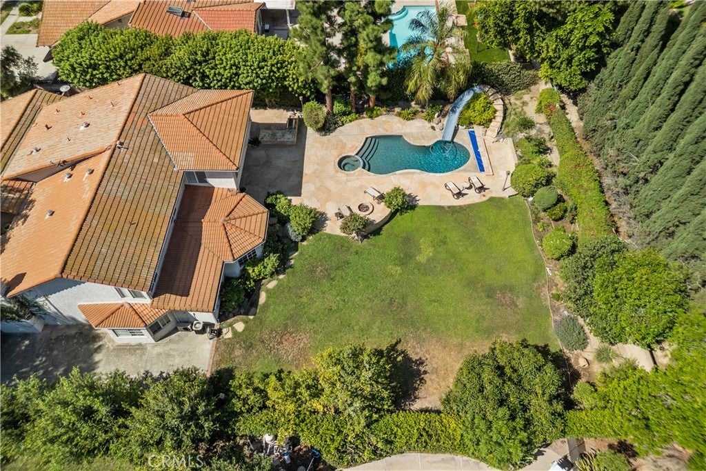 Northridge, California, 91324, United States, 5 Bedrooms Bedrooms, ,4 BathroomsBathrooms,Residential,Active,1952628