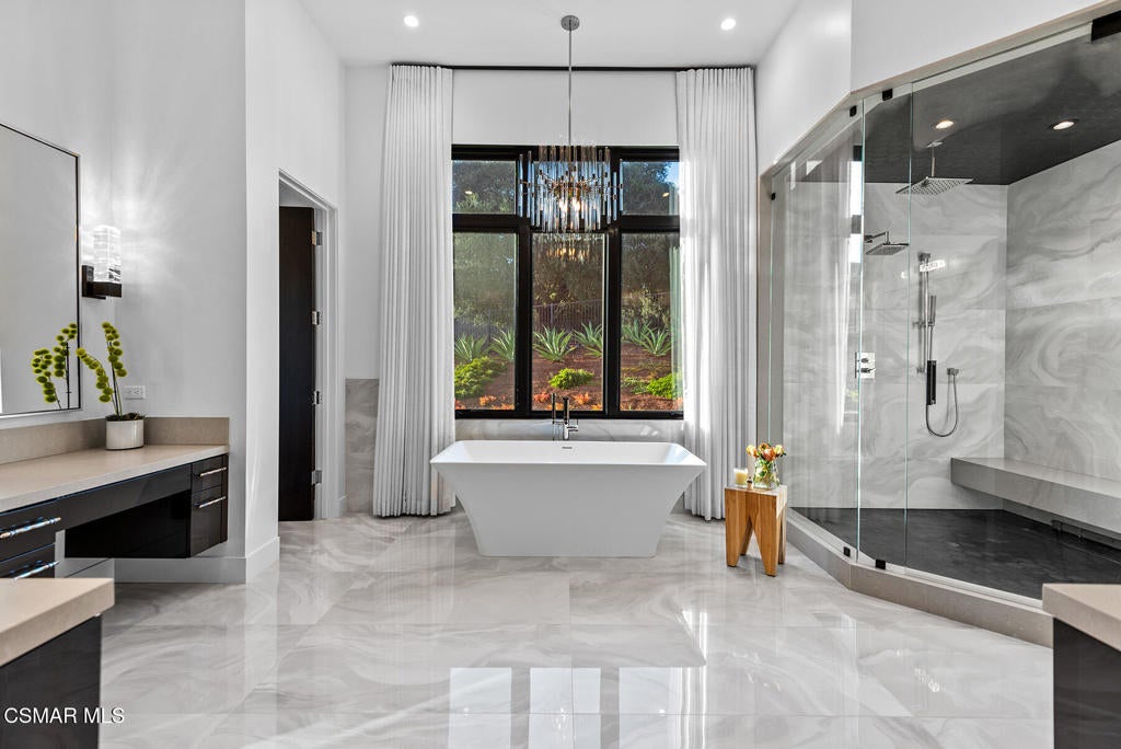 Thousand Oaks, California, 91362, United States, 5 Bedrooms Bedrooms, ,7 BathroomsBathrooms,Residential,Active,1900211