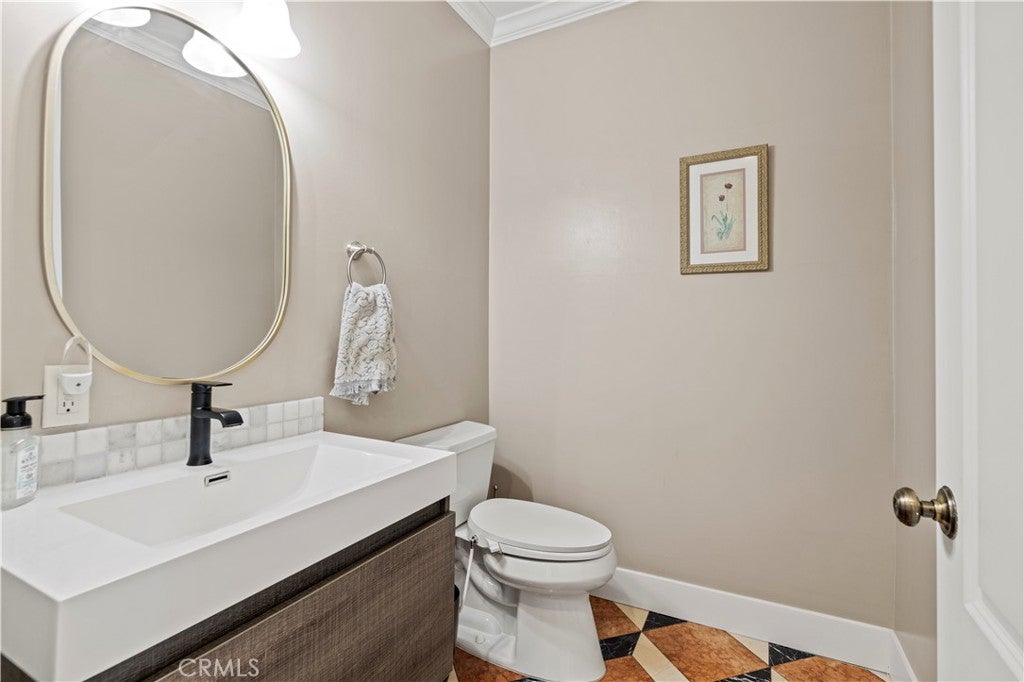 Northridge, California, 91325, United States, 4 Bedrooms Bedrooms, ,4 BathroomsBathrooms,Residential,Active,1936096