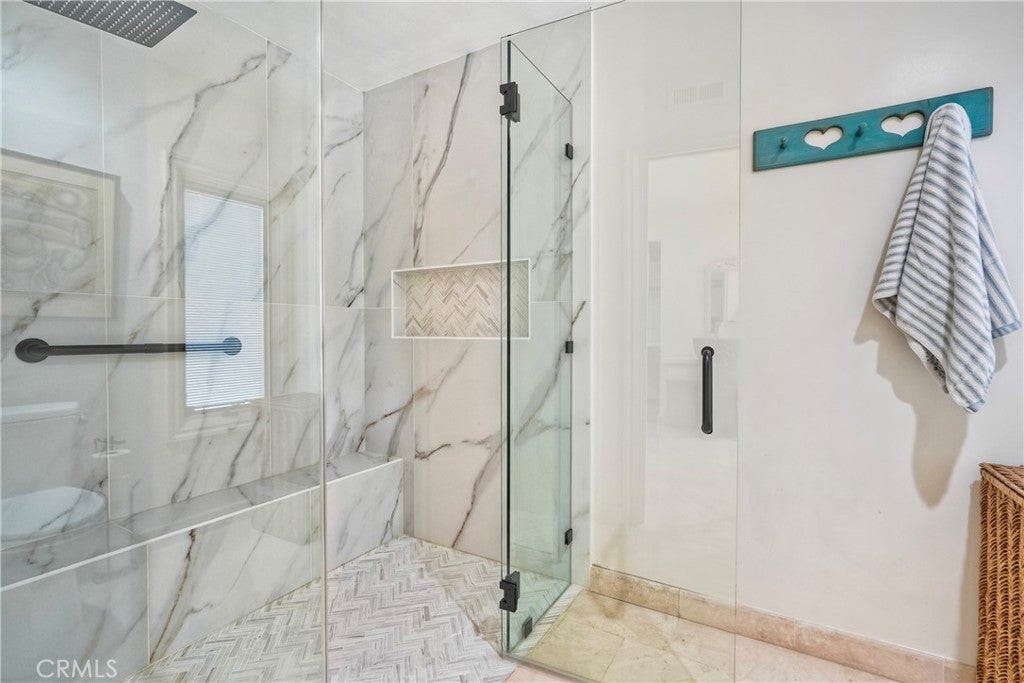 Newport Beach, California, 92661, United States, 4 Bedrooms Bedrooms, ,3 BathroomsBathrooms,Residential,Active,1894578