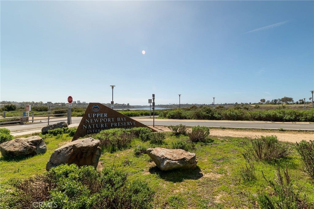 Costa Mesa, California, 92627, United States, 4 Bedrooms Bedrooms, ,3 BathroomsBathrooms,Residential,Contingent,1986895