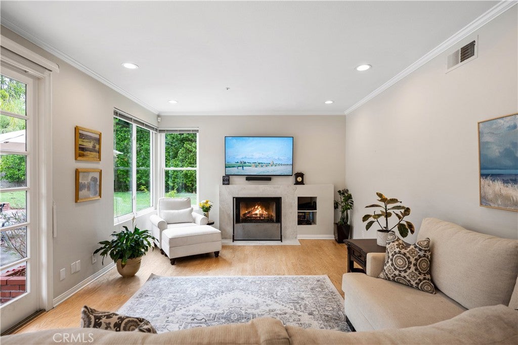 Granada Hills, California, 91344, United States, 5 Bedrooms Bedrooms, ,3 BathroomsBathrooms,Residential,Active,1952998