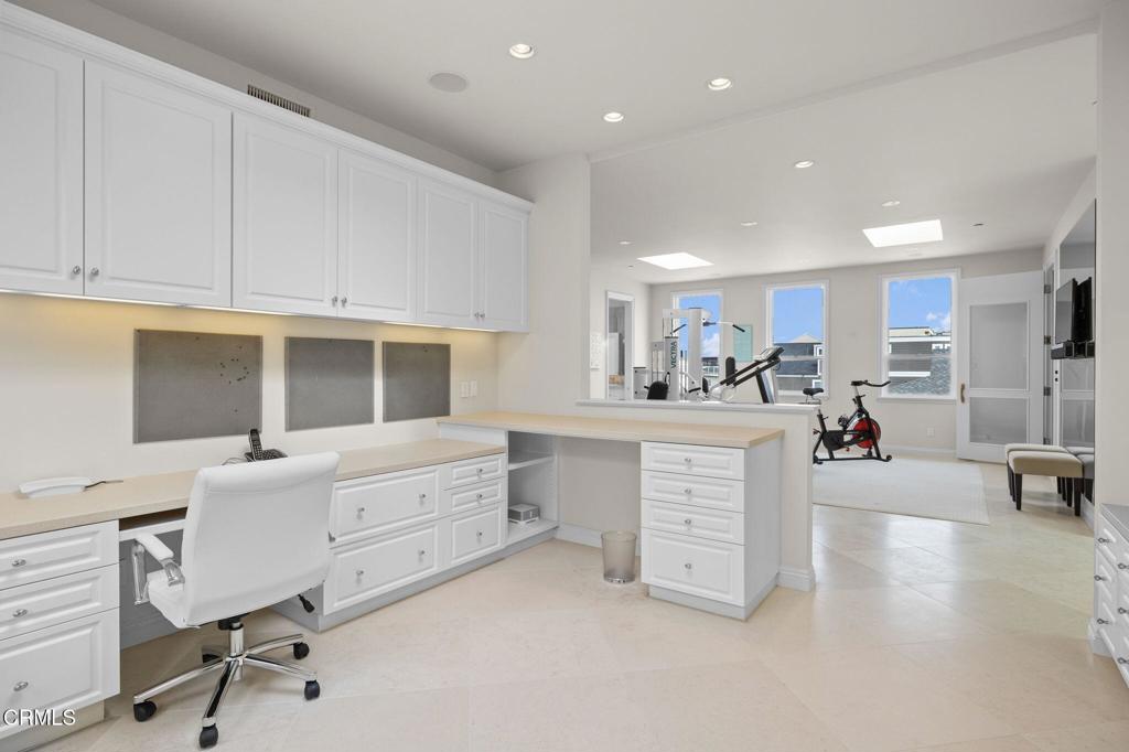 Oxnard, California, 93035, United States, 4 Bedrooms Bedrooms, ,6 BathroomsBathrooms,Residential,Active,1849510