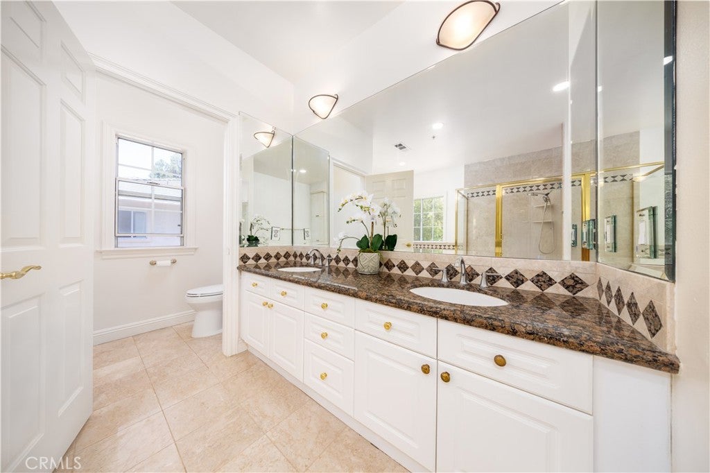 Arcadia, California, 91006, United States, 5 Bedrooms Bedrooms, ,5 BathroomsBathrooms,Residential,Active,1992263