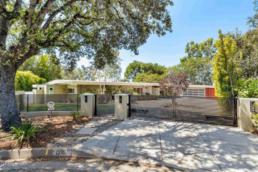 Pasadena, California, 91107, United States, 5 Bedrooms Bedrooms, ,5 BathroomsBathrooms,Residential,Active,1941341