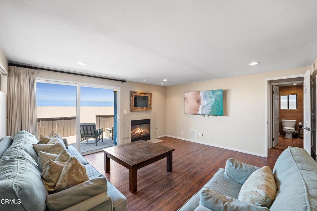 Oxnard, California, 93035, United States, 3 Bedrooms Bedrooms, ,3 BathroomsBathrooms,Residential,Active,1973527