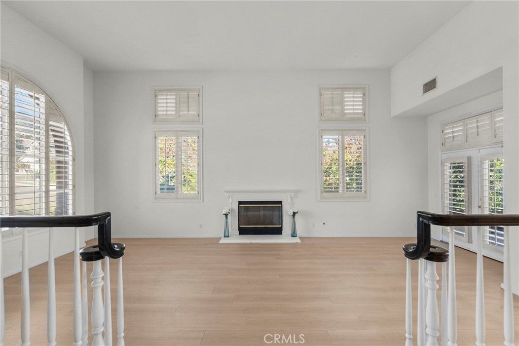 Canoga Park, California, 91304, United States, 5 Bedrooms Bedrooms, ,5 BathroomsBathrooms,Residential,Active,2006939