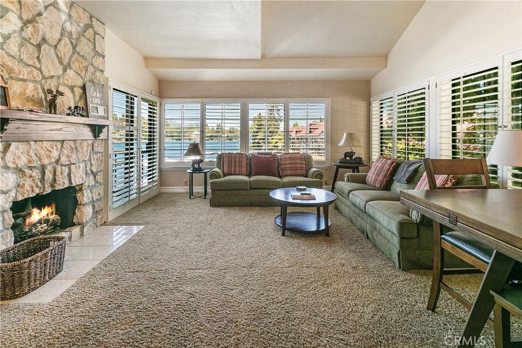 Lake Arrowhead, California, 92352, United States, 2 Bedrooms Bedrooms, ,3 BathroomsBathrooms,Residential,Active,1908134