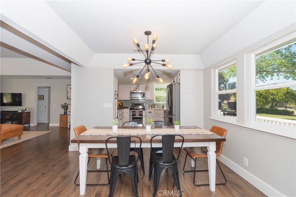 Paso Robles, California, 93446, United States, 4 Bedrooms Bedrooms, ,2 BathroomsBathrooms,Residential,Active,1929671