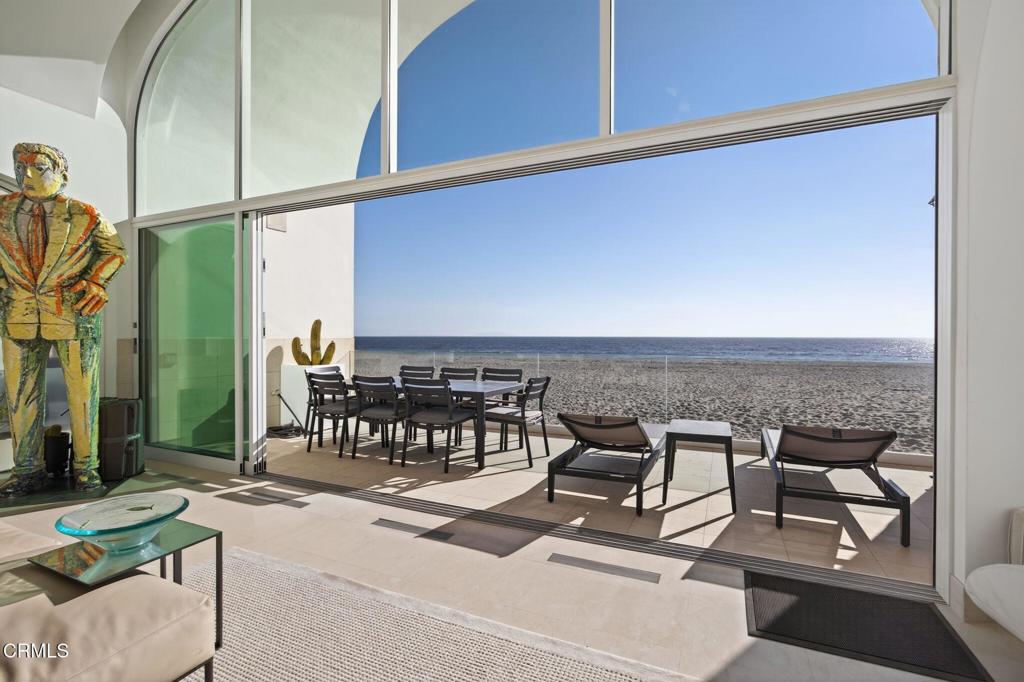 Oxnard, California, 93035, United States, 4 Bedrooms Bedrooms, ,5 BathroomsBathrooms,Residential,Active,1904736