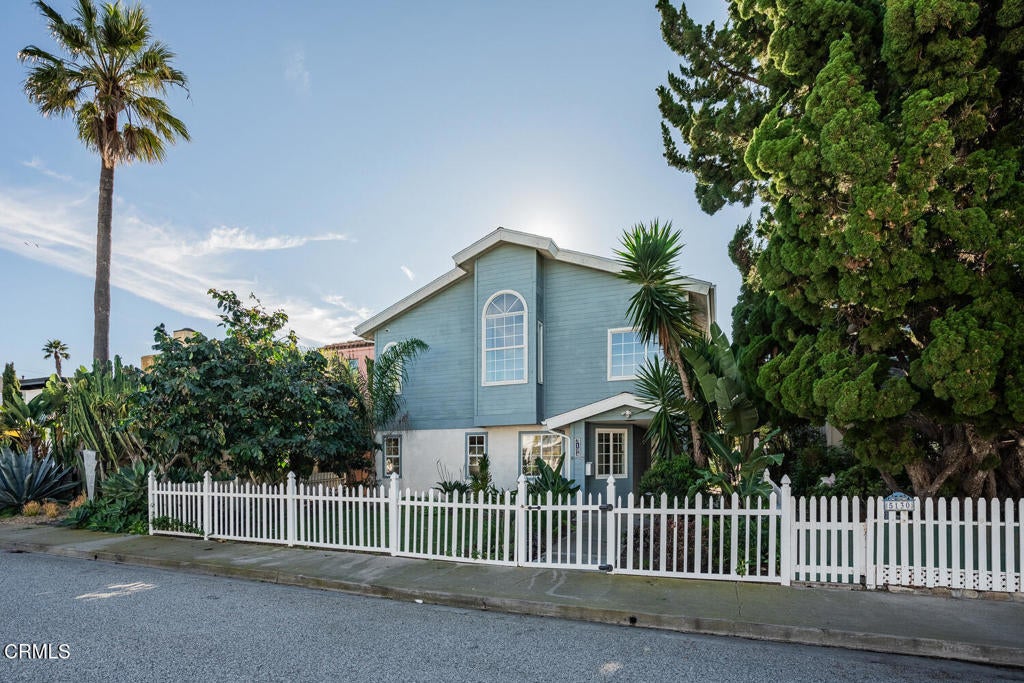 Oxnard, California, 93035, United States, 4 Bedrooms Bedrooms, ,2 BathroomsBathrooms,Residential,Active,2008928