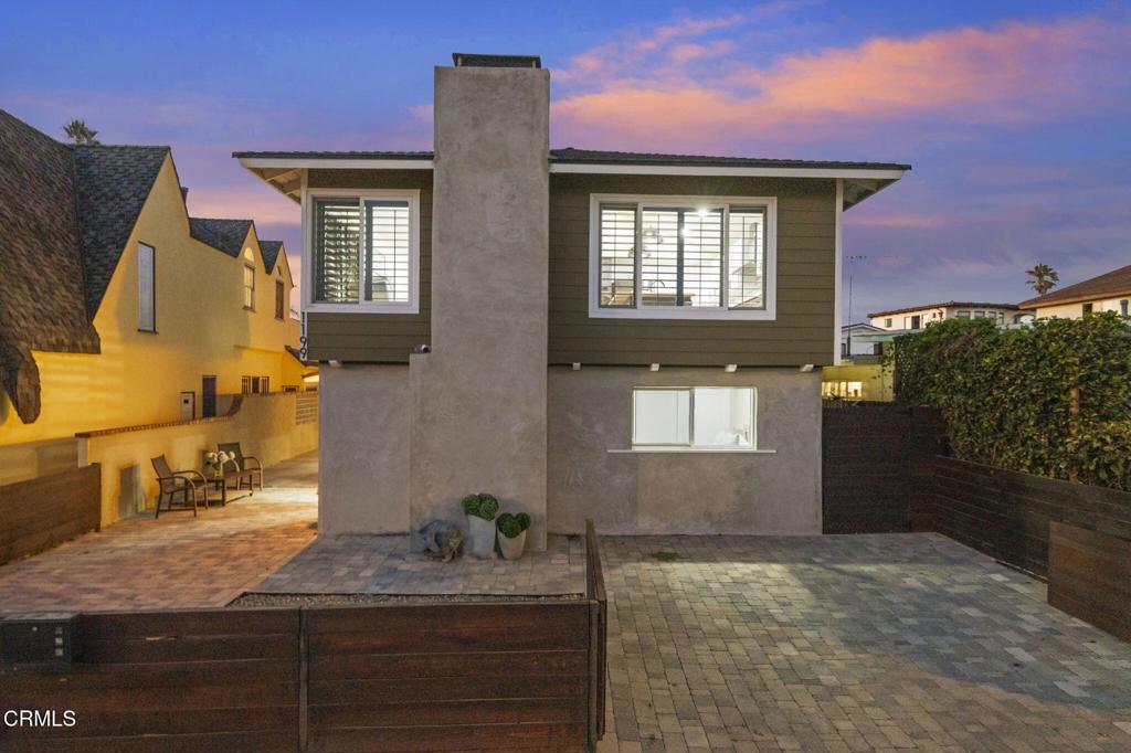 Ventura, California, 93001, United States, 4 Bedrooms Bedrooms, ,3 BathroomsBathrooms,Residential,Active,1926891