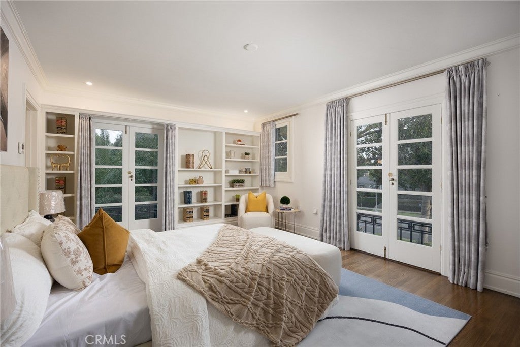 928 S El Molino Ave – image 36