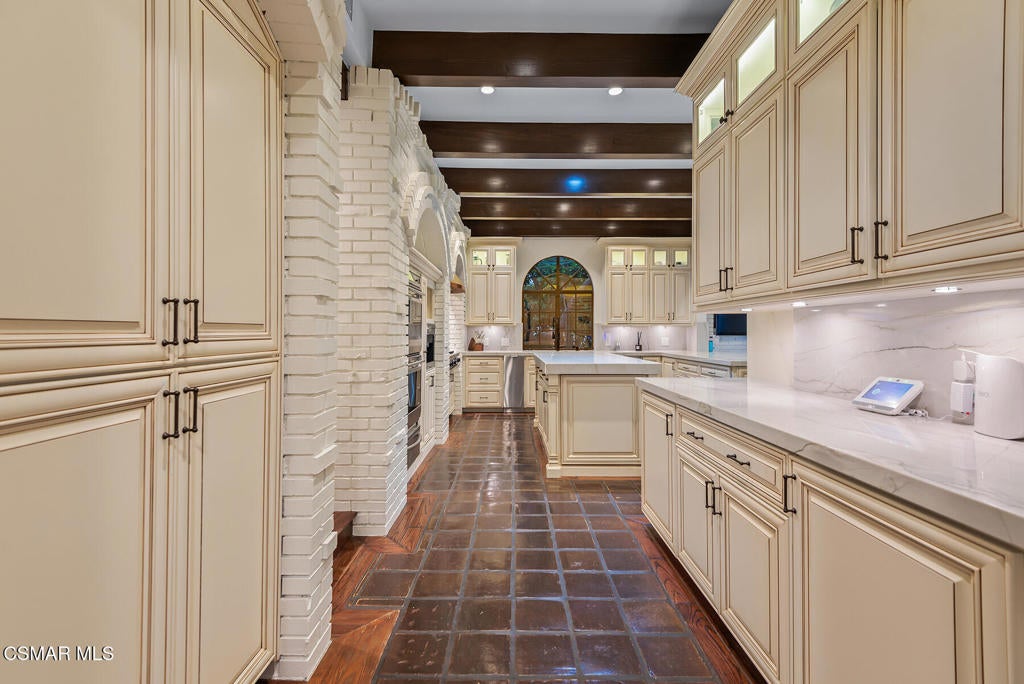 Thousand Oaks, California, 91362, United States, 4 Bedrooms Bedrooms, ,5 BathroomsBathrooms,Residential,Active,1985873