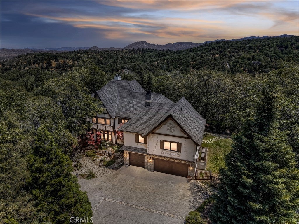 Lake Arrowhead, California, 92352, United States, 4 Bedrooms Bedrooms, ,5 BathroomsBathrooms,Residential,Active,1897983