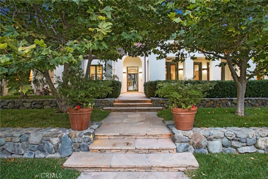 Silverado, California, 92676, United States, 6 Bedrooms Bedrooms, ,9 BathroomsBathrooms,Residential,Active,1926709