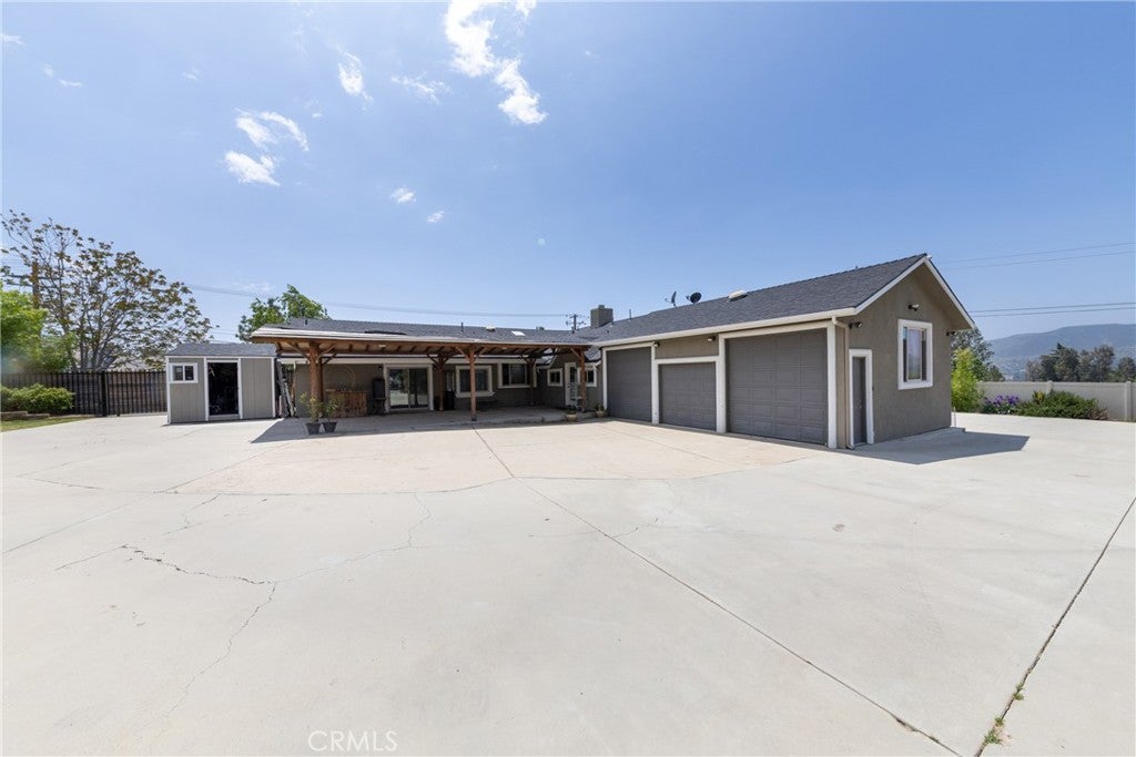 Yucaipa, California, 92399, United States, 5 Bedrooms Bedrooms, ,4 BathroomsBathrooms,Residential,Pending,1985872