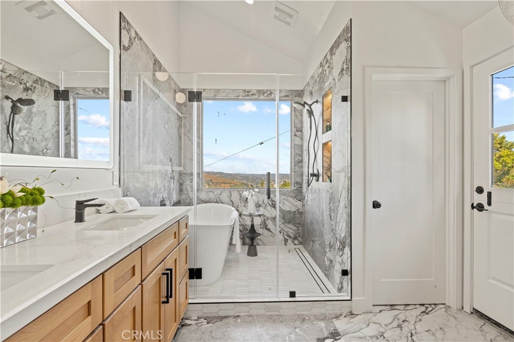 Los Angeles, California, 90046, United States, 3 Bedrooms Bedrooms, ,4 BathroomsBathrooms,Residential,Active,1862862