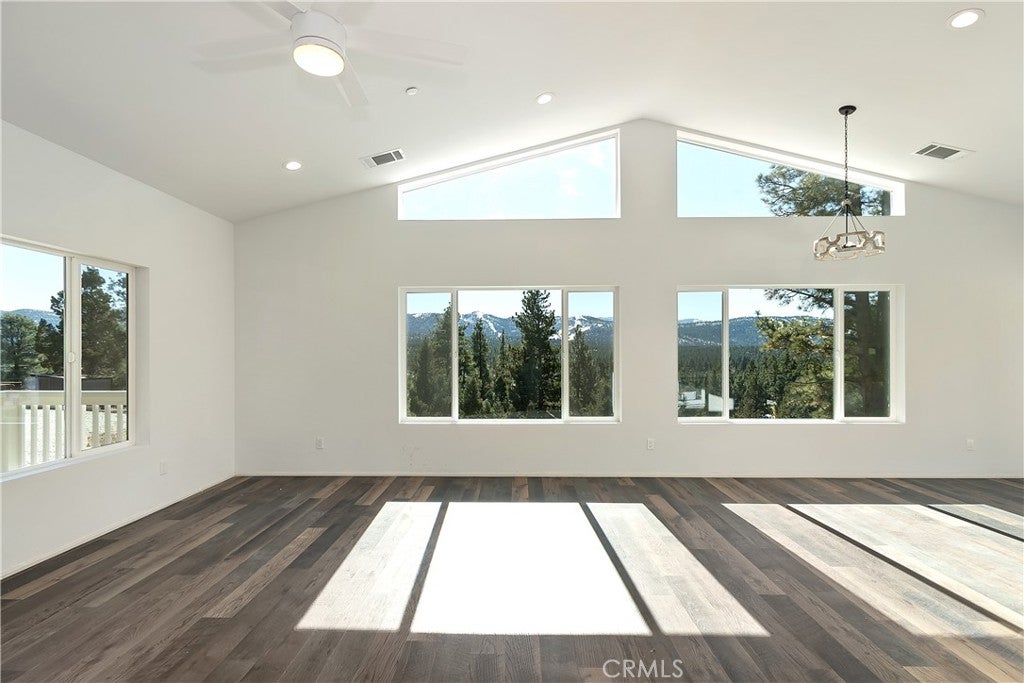 Big Bear City, California, 92314, United States, 7 Bedrooms Bedrooms, ,6 BathroomsBathrooms,Residential,Active,1998760