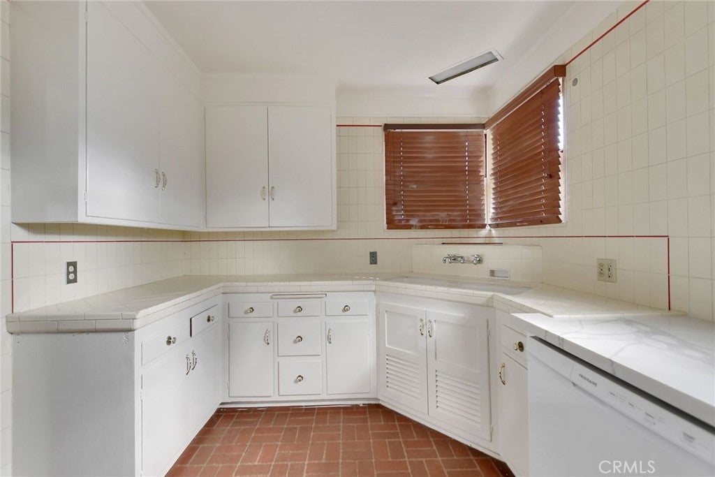 Pasadena, California, 91107, United States, 3 Bedrooms Bedrooms, ,3 BathroomsBathrooms,Residential,Active,1972145