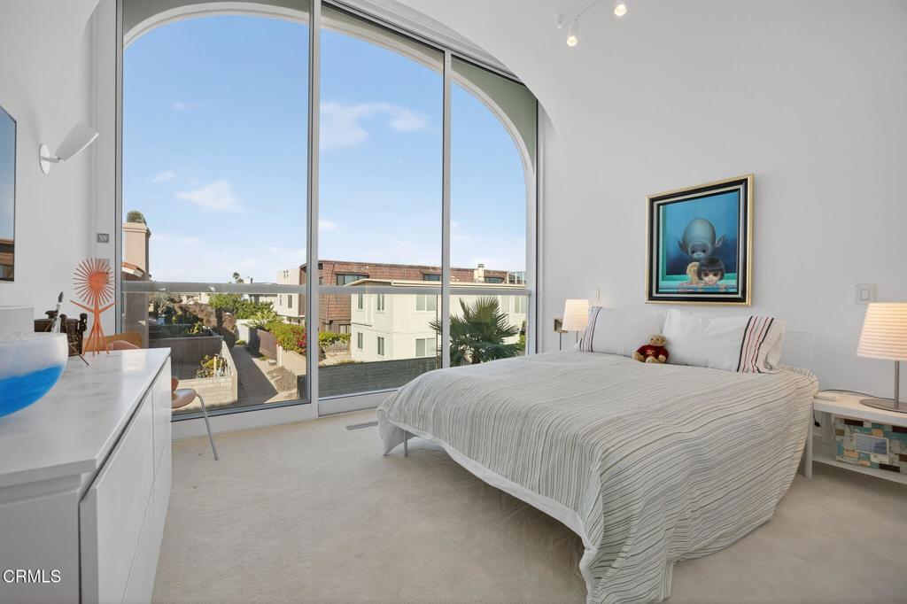 Oxnard, California, 93035, United States, 4 Bedrooms Bedrooms, ,5 BathroomsBathrooms,Residential,Active,1904736