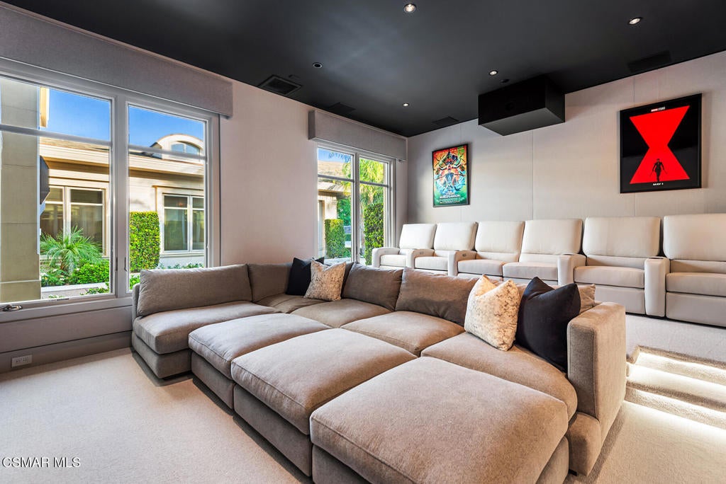 Thousand Oaks, California, 91362, United States, 6 Bedrooms Bedrooms, ,7 BathroomsBathrooms,Residential,Active,2007641