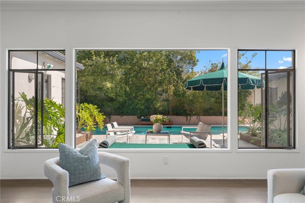 Los Angeles, California, 90027, United States, 3 Bedrooms Bedrooms, ,2 BathroomsBathrooms,Residential,Active,1953705