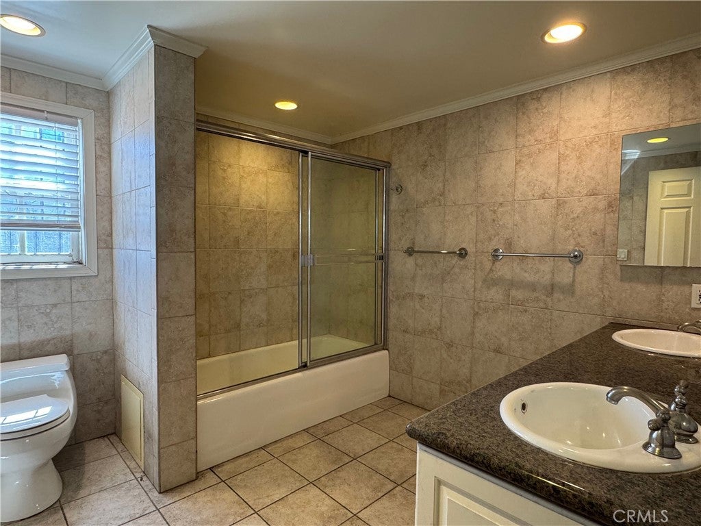 Los Angeles, California, 90036, United States, 5 Bedrooms Bedrooms, ,4 BathroomsBathrooms,Residential,Active,1952991