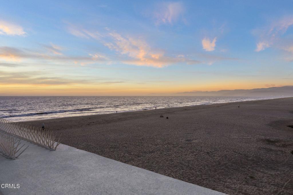 Oxnard, California, 93035, United States, 4 Bedrooms Bedrooms, ,5 BathroomsBathrooms,Residential,Active,1904736