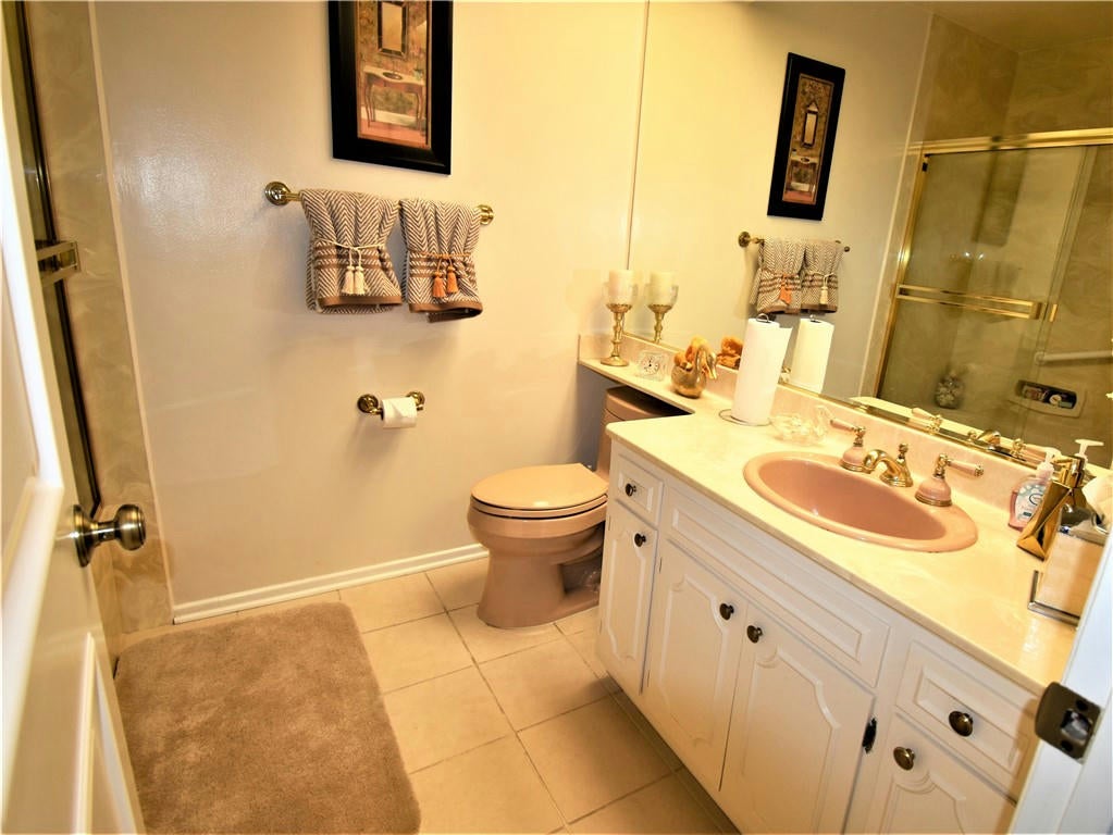 Seal Beach, California, 90740, United States, ,2 BathroomsBathrooms,Residential,Pending,1702937
