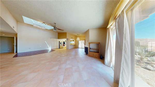 7417 CARDILLO TRL, YUCCA VALLEY, CA 92284, photo 5 of 57