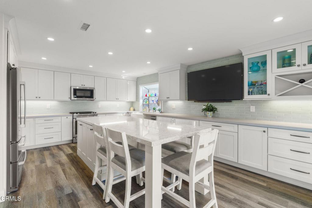 Oxnard, California, 93035, United States, 3 Bedrooms Bedrooms, ,4 BathroomsBathrooms,Residential,Active,1972169