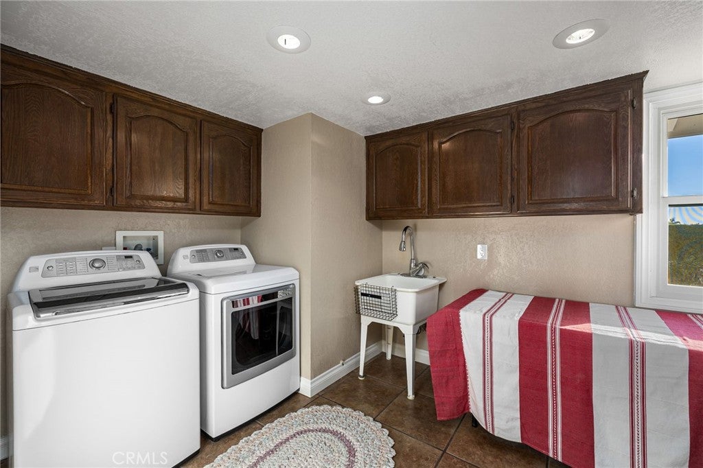 La Verne, California, 91750, United States, 3 Bedrooms Bedrooms, ,3 BathroomsBathrooms,Residential,Active,2009143