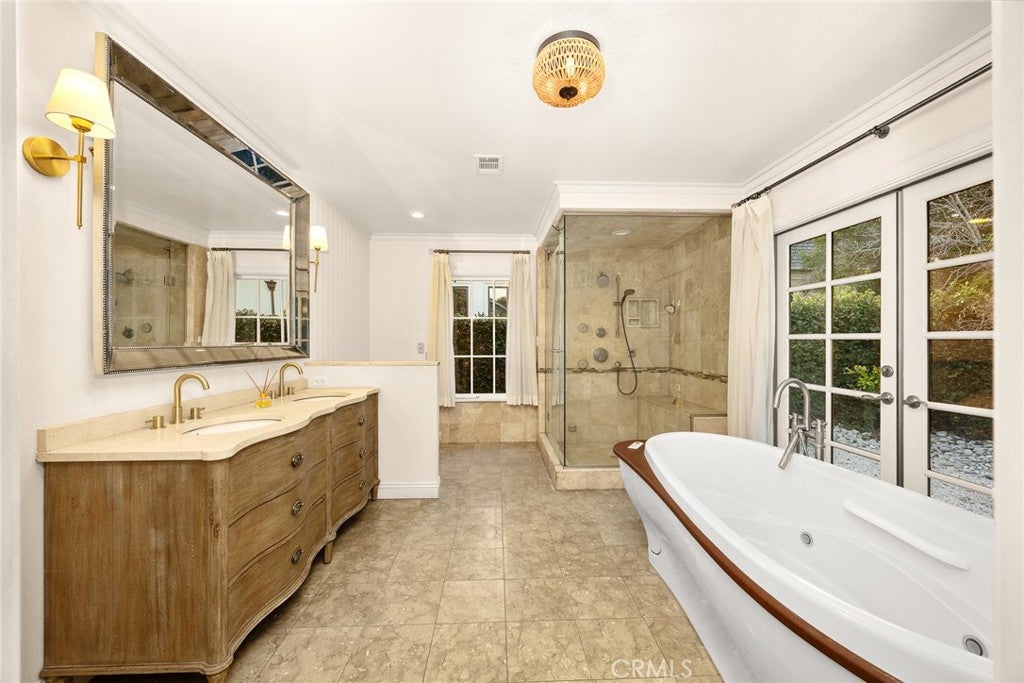 Arcadia, California, 91006, United States, 5 Bedrooms Bedrooms, ,6 BathroomsBathrooms,Residential,Active,1907985