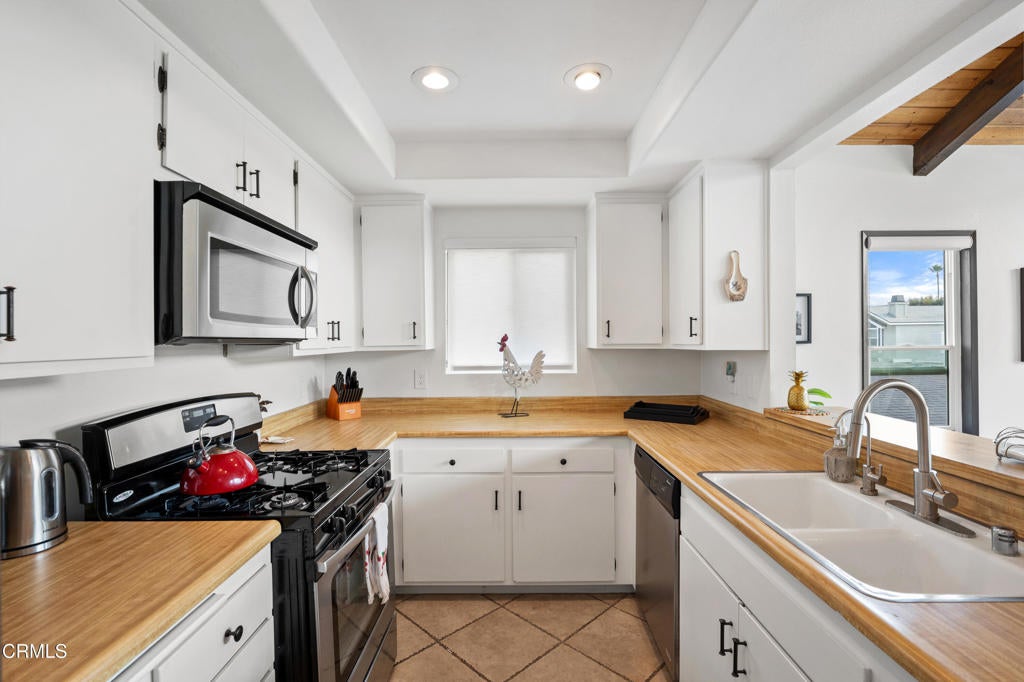 Oxnard, California, 93035, United States, 4 Bedrooms Bedrooms, ,2 BathroomsBathrooms,Residential,Active,2007278