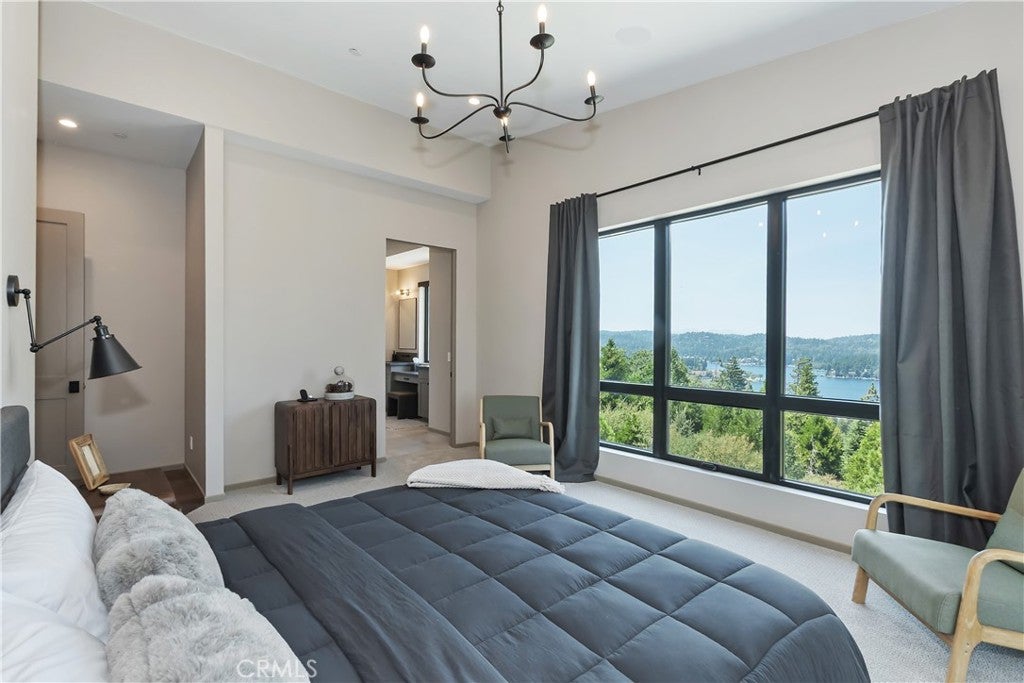 Lake Arrowhead, California, 92352, United States, 3 Bedrooms Bedrooms, ,3 BathroomsBathrooms,Residential,Active,1972160