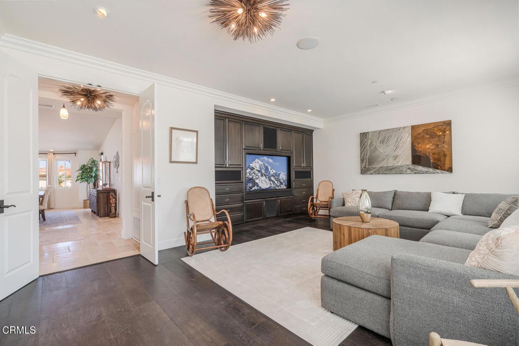 Oxnard, California, 93035, United States, 5 Bedrooms Bedrooms, ,6 BathroomsBathrooms,Residential,Contingent,1973330