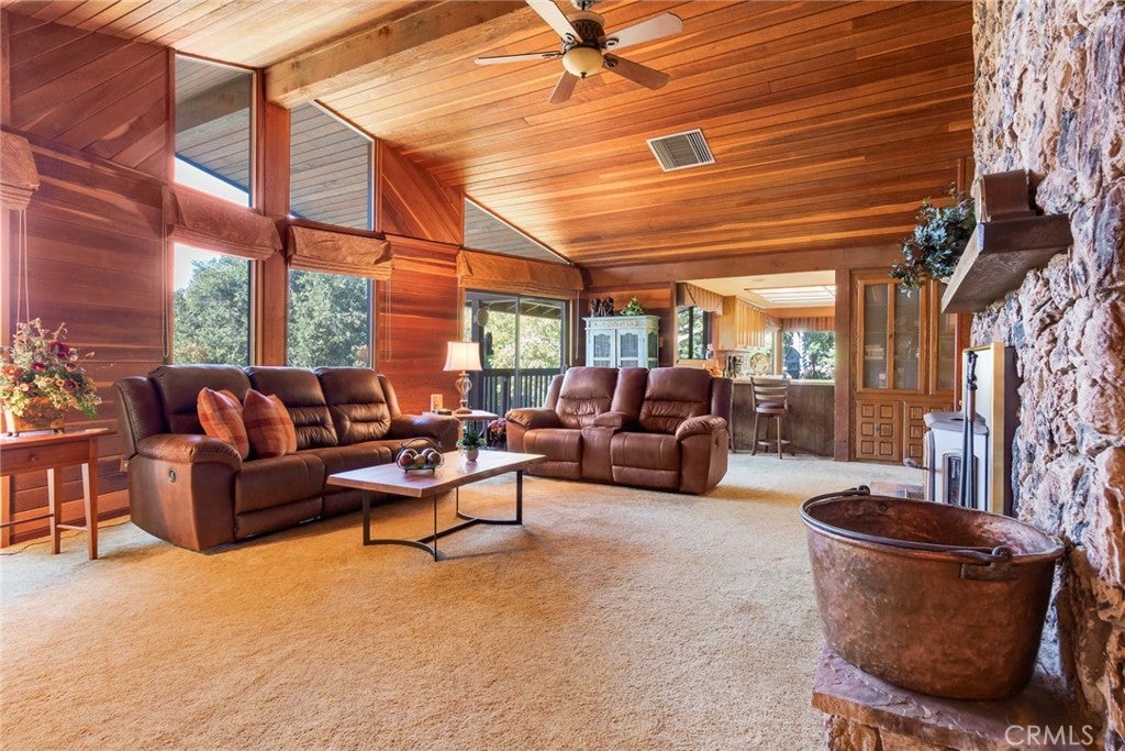 Yucaipa, California, 92399, United States, 4 Bedrooms Bedrooms, ,5 BathroomsBathrooms,Residential,Active,1990591