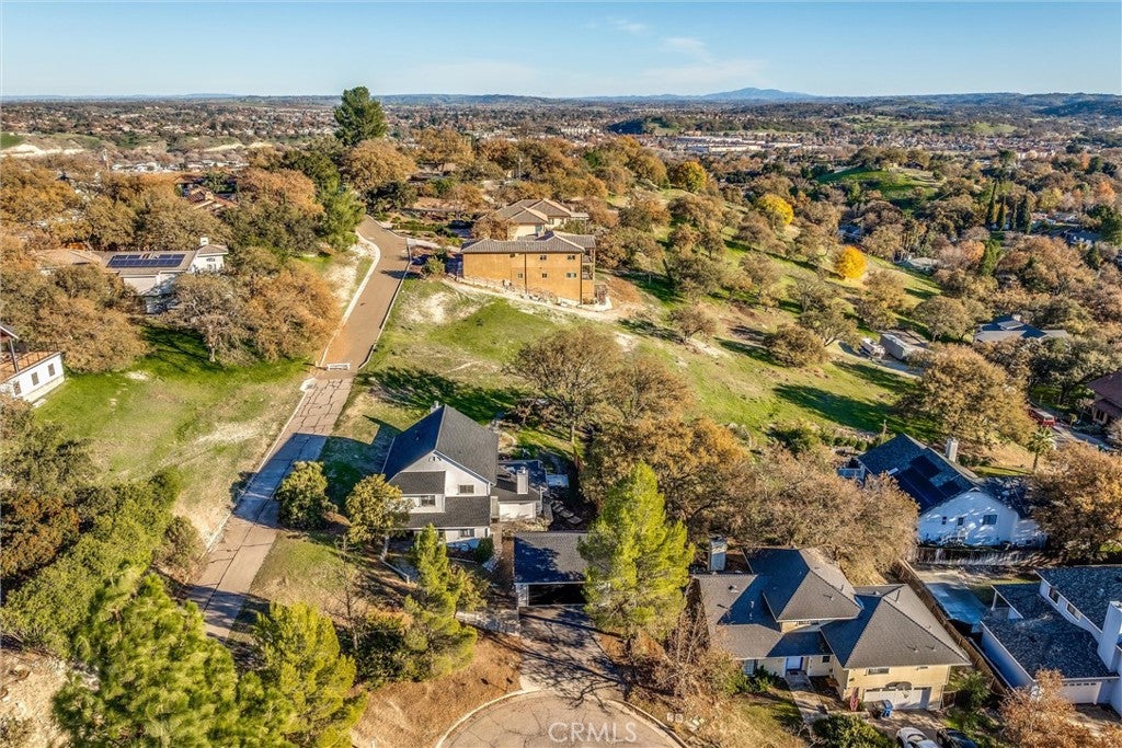 Paso Robles, California, 93446, United States, 4 Bedrooms Bedrooms, ,3 BathroomsBathrooms,Residential,Active,2006900