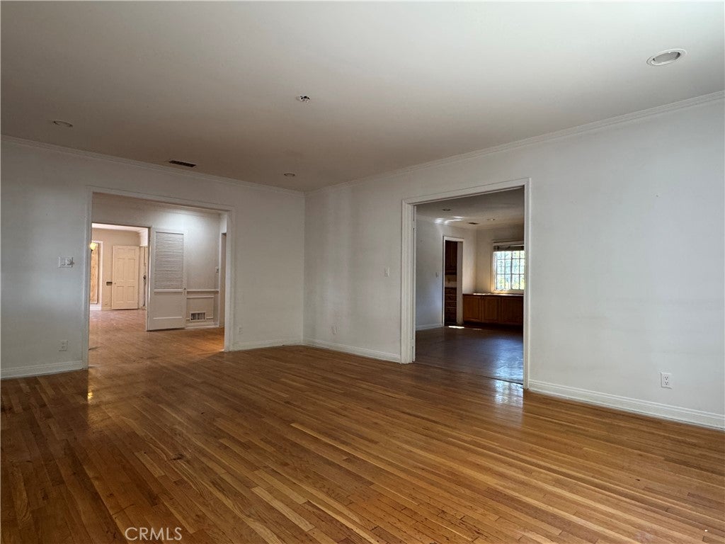 Los Angeles, California, 90036, United States, 5 Bedrooms Bedrooms, ,4 BathroomsBathrooms,Residential,Active,1952991