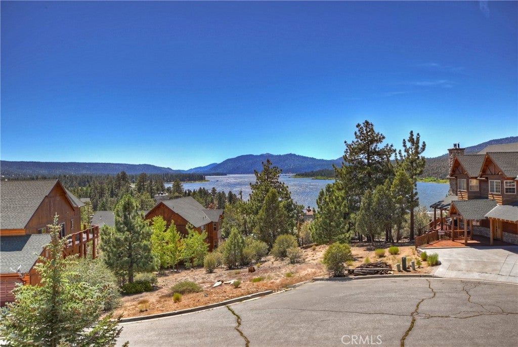 Big Bear Lake, California, 92315, United States, 4 Bedrooms Bedrooms, ,4 BathroomsBathrooms,Residential,Active,1905113