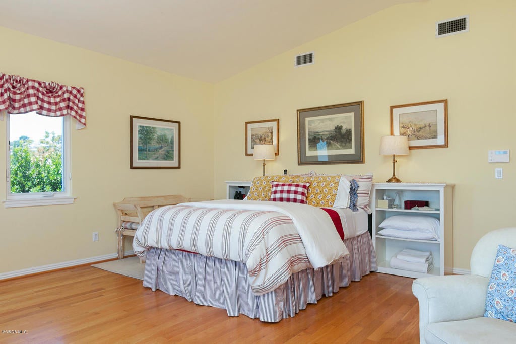 Ventura, California, 93001, United States, 4 Bedrooms Bedrooms, ,4 BathroomsBathrooms,Residential,Contingent,1944037