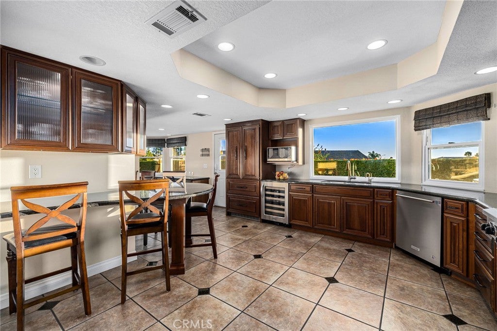 La Verne, California, 91750, United States, 3 Bedrooms Bedrooms, ,3 BathroomsBathrooms,Residential,Active,1963390