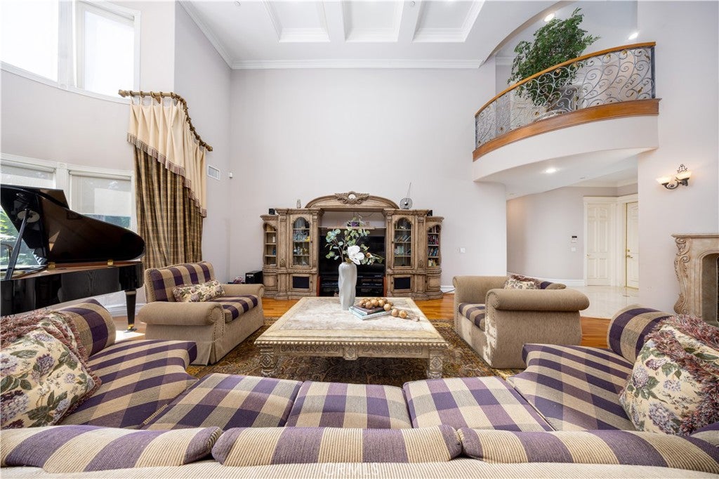 Arcadia, California, 91007, United States, 6 Bedrooms Bedrooms, ,7 BathroomsBathrooms,Residential,Active,1994965